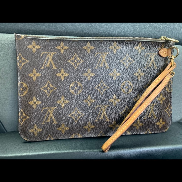 LOUIS VUITTON Monogram Neverfull Pochette Fuchsia - Picture 2 of 12